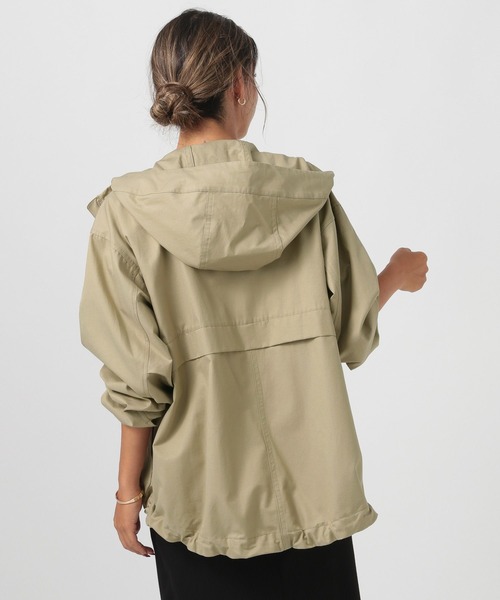 BAYFLOW（ベイフロー）の「[微光沢生地]撥水マウンテンパーカー（マウンテンパーカー・レディース・ネイビー/ブラウン系/モカ・MEDIUM/SMALL）」の8枚目の写真