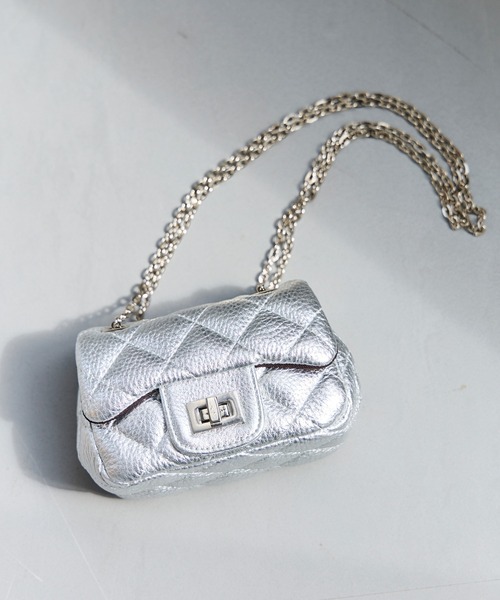 LAVEANGE（ラビアンジェ）の「キルティングスモールバッグ（ショルダーバッグ・レディース・シルバー・F）」の7枚目の写真