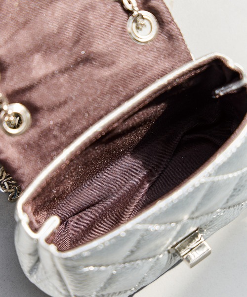 LAVEANGE（ラビアンジェ）の「キルティングスモールバッグ（ショルダーバッグ・レディース・シルバー・F）」の8枚目の写真