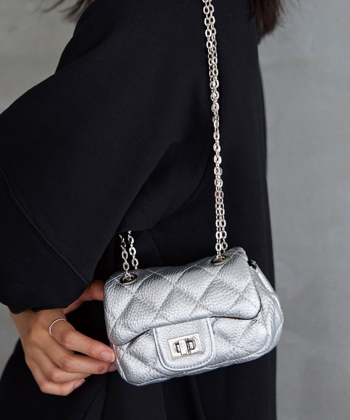 LAVEANGE（ラビアンジェ）の「キルティングスモールバッグ（ショルダーバッグ・レディース・シルバー・F）」の10枚目の写真