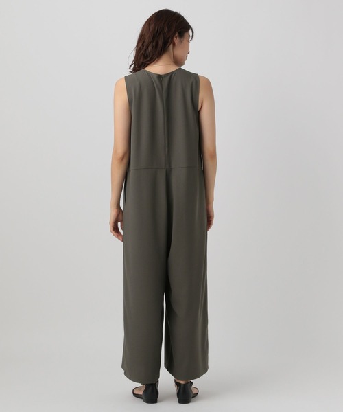 Elura(エルーラ)の「<接触冷感/UVカット>サラサラサマーサロペット/133656(サロペット/オーバーオール・レディース・カーキ/ブラック・FREE)」の6枚目の写真