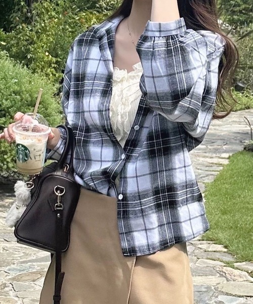 Teem Store(チームストア)の「ルーズシルエット チェックシャツ(シャツ/ブラウス・レディース・ネイビー/パープル/ホワイト/グリーン/ブラック系その他/ブラック/サックスブルー/ブルー・M)」の9枚目の写真