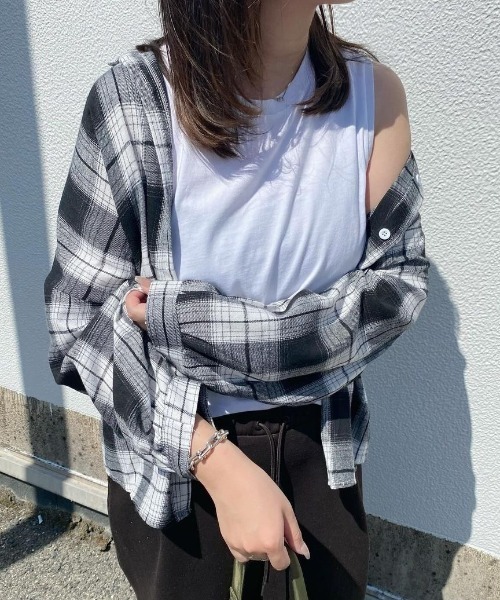 Teem Store(チームストア)の「ルーズシルエット チェックシャツ(シャツ/ブラウス・レディース・ネイビー/パープル/ホワイト/グリーン/ブラック系その他/ブラック/サックスブルー/ブルー・M)」の11枚目の写真