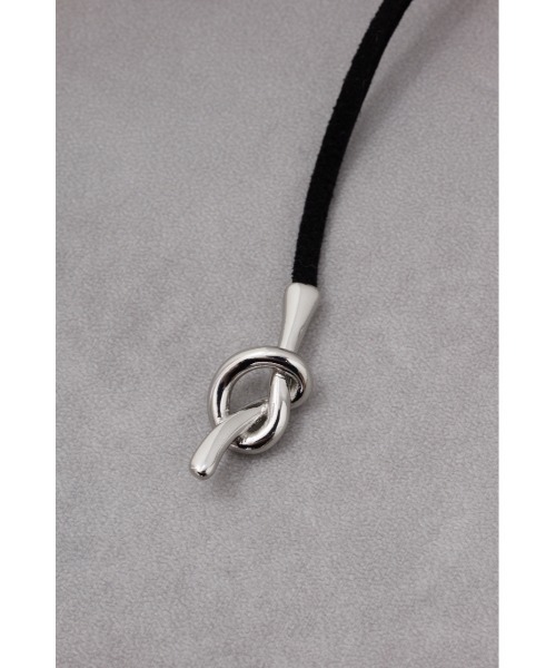 AZUL by moussy（アズールバイマウジー）の「ノットデザインチョーカー（チョーカー・レディース・ブラック・FREE）」の4枚目の写真