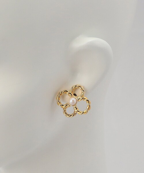 FREAK'S STORE（フリークスストア）の「フラワーピアス（ピアス（両耳用）・レディース・シルバー/ゴールド・ONE SIZE）」の3枚目の写真