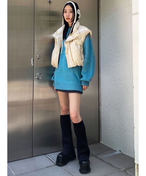 EMODA（エモダ）の「プレーティングオーバールーズニット（ニット/セーター・レディース・ブラック/ブルー/イエロー/グレー・FREE）」の4枚目の写真