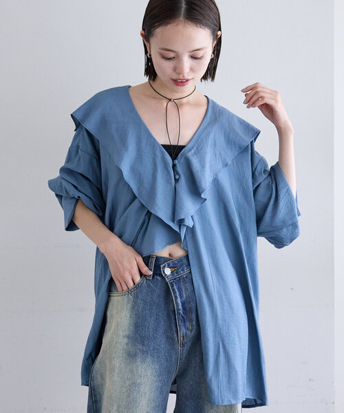 mystic(ミスティック)の「ラッフル2WAYブラウス(シャツ/ブラウス・レディース・オフホワイト/ブラック/ブルー・FREE)」の3枚目の写真