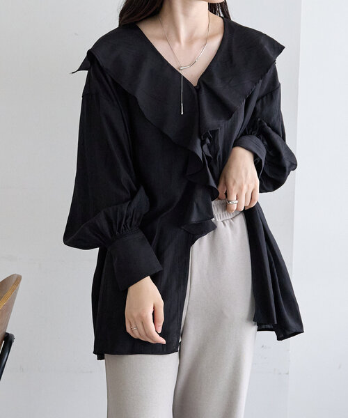 mystic(ミスティック)の「ラッフル2WAYブラウス(シャツ/ブラウス・レディース・オフホワイト/ブラック/ブルー・FREE)」の22枚目の写真