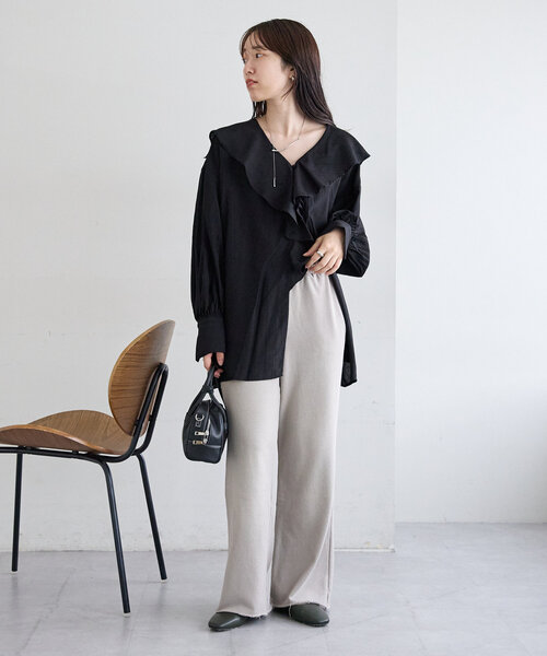 mystic(ミスティック)の「ラッフル2WAYブラウス(シャツ/ブラウス・レディース・オフホワイト/ブラック/ブルー・FREE)」の18枚目の写真