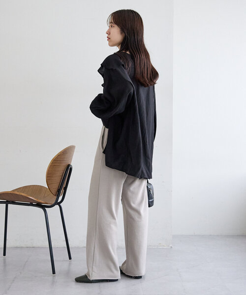 mystic(ミスティック)の「ラッフル2WAYブラウス(シャツ/ブラウス・レディース・オフホワイト/ブラック/ブルー・FREE)」の17枚目の写真