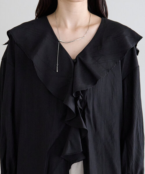 mystic(ミスティック)の「ラッフル2WAYブラウス(シャツ/ブラウス・レディース・オフホワイト/ブラック/ブルー・FREE)」の13枚目の写真