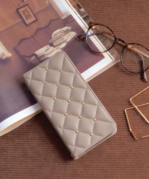 CECIL McBEE（セシルマクビー）の「iPhone17 iPhone17Pro iPhoneAir iPhone16/16Pro/16e/15/14/13 セシルマクビー [キルティング手帳]（スマホケース/カバー・レディース・ブラック/スモークピンク/グレー/ベージュ/モカ・iPhone 16/iPhone 16 Pro/iPhone 15/iPhone 16e/iPhone 17/iPhone 17 Pro/iPhone Air）」の3枚目の写真