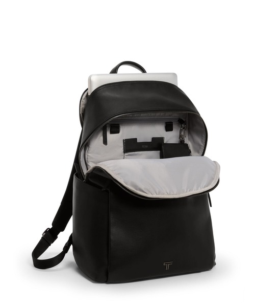 国内正規店購入　TUMI VOYAGEUR ライナ　レザー　1度のみ使用 TUMI（トゥミ）の「VOYAGEUR 「ライナ」バックパック（A4/PC15インチ