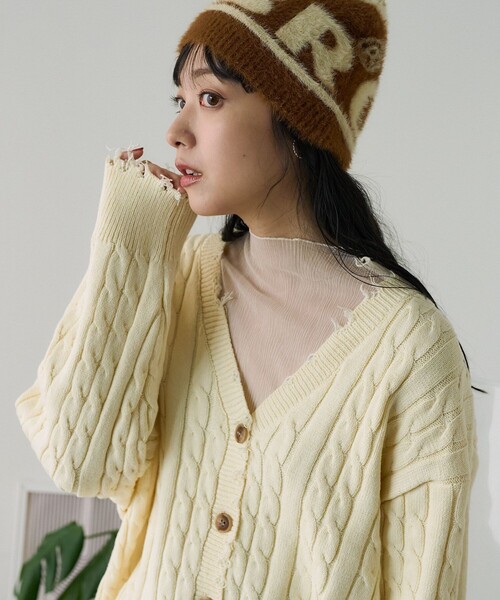 FREAK'S STORE(フリークスストア)の「ダメージケーブルニットカーディガン(ニット/セーター・レディース・ネイビー/オフホワイト/グレー・フリ-)」の2枚目の写真