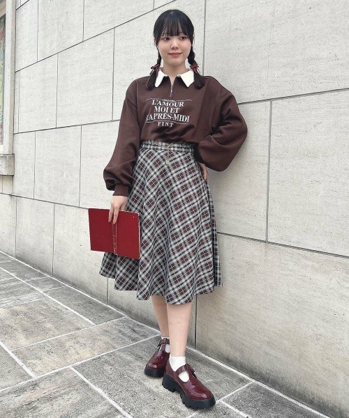 F i.n.t（フィント）の「【2サイズ展開】コインチェーン使いバイアスチェックフレアースカート/F&A/fint（スカート・レディース・ボルドー/ネイビー・2/1）」の4枚目の写真