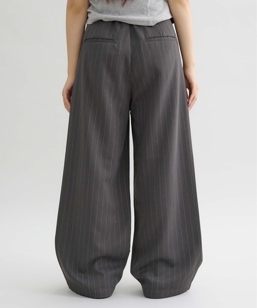 ファッションの EPNK】Vertical wide tuck slacks / バーティカルワイドタック パンツ