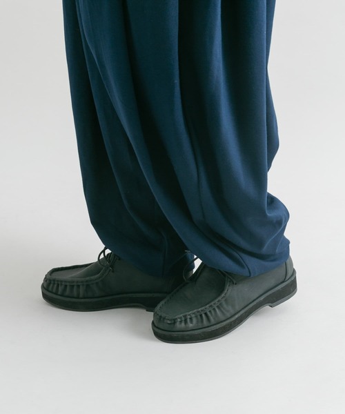 KBF（ケイビーエフ）の「モカシンデザインシューズ（その他シューズ・レディース・チャコールグレー/ベージュ・38/36/37）」の4枚目の写真