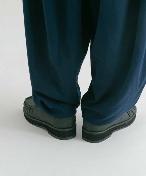 KBF（ケイビーエフ）の「モカシンデザインシューズ（その他シューズ・レディース・チャコールグレー/ベージュ・38/36/37）」の5枚目の写真