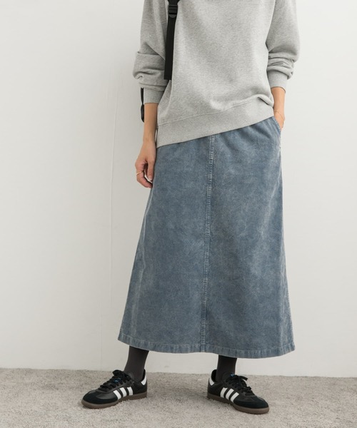 URBAN RESEARCH DOORS(アーバンリサーチドアーズ)の「製品染めコーデュロイスカート(スカート・レディース・ライトグレー/ブルー・MEDIUM)」の5枚目の写真