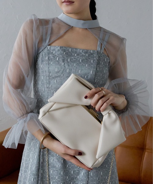 &Robu.（アンドロブ）の「ダブルリボン2WAYバッグ お呼ばれ 結婚式（ハンドバッグ・レディース・ブラック/アイボリー・FREE）」の21枚目の写真