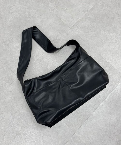【大容量】フェイクレザーショルダーBAG（ショルダーバッグ）｜CIAOPANIC（チャオパニック）