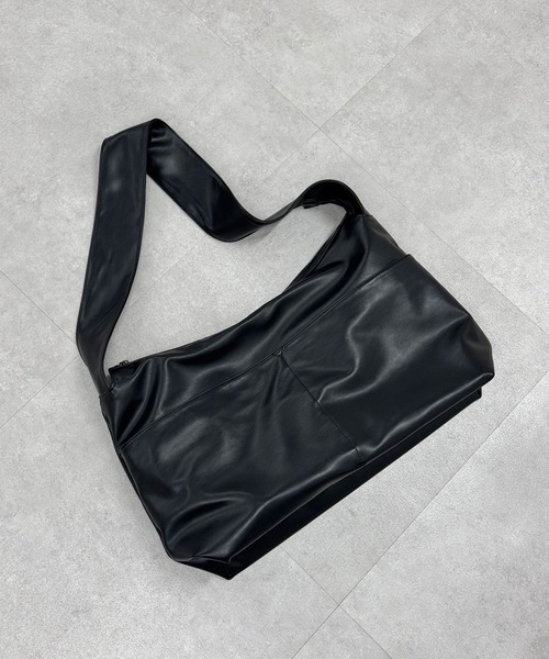 【大容量】フェイクレザーショルダーBAG（ショルダーバッグ）｜CIAOPANIC（チャオパニック）