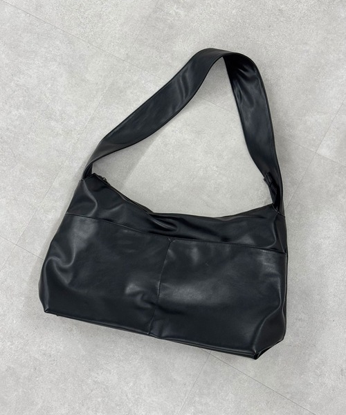 【大容量】フェイクレザーショルダーBAG（ショルダーバッグ）｜CIAOPANIC（チャオパニック）
