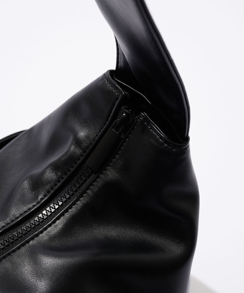 【大容量】フェイクレザーショルダーBAG（ショルダーバッグ）｜CIAOPANIC（チャオパニック）