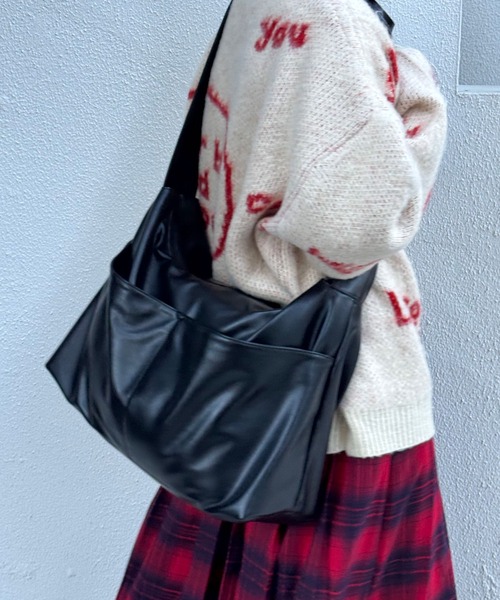 CIAOPANIC(チャオパニック)の「【大容量】フェイクレザーショルダーBAG(ショルダーバッグ・レディース・ブラック/ブラウン・FREE)」の6枚目の写真