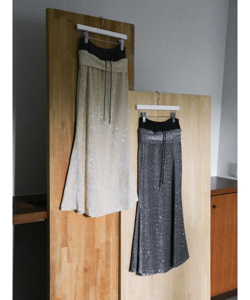 Katrin TOKYO(カトリーントーキョー)の「2way spangle flare skirt(スカート・レディース・グレー/ベージュ・XS/FREE)」の3枚目の写真
