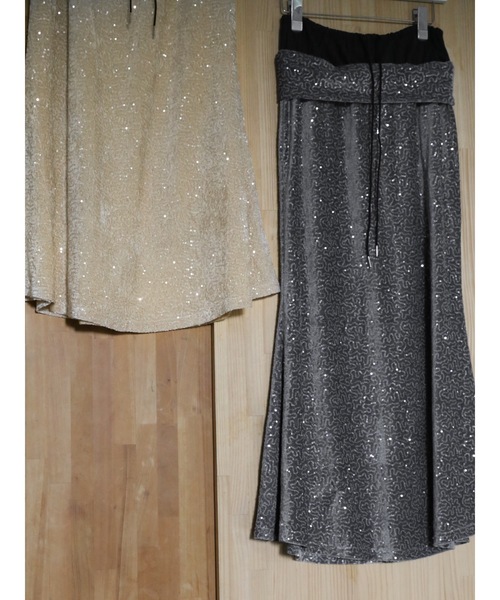 Katrin TOKYO(カトリーントーキョー)の「2way spangle flare skirt(スカート・レディース・グレー/ベージュ・XS/FREE)」の5枚目の写真