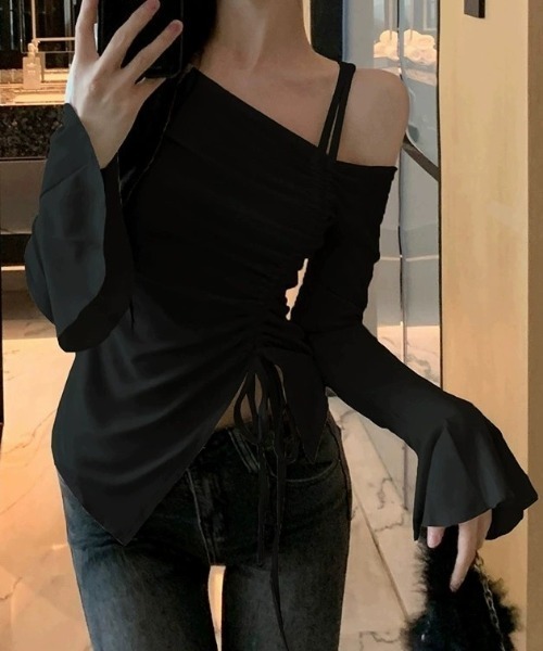 SHEPP（シープ）の「ワンショルダーサイドギャザートップス（Tシャツ/カットソー・レディース・ブラック/アイボリー・M/L）」の11枚目の写真
