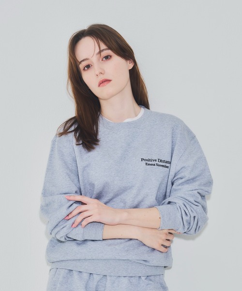 EMMA NOVEMBER　（エマノーヴェンバー）の「Embroidery クルーネック スウェット（スウェット・メンズ・グレー/ブラック・2/3/1）」の22枚目の写真