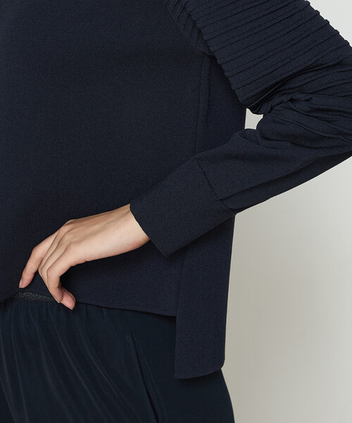 Gabardine K.T（ギャバジンケーティー）の「ブライトストレッチヤーン ミラノリブバナナスリーブセーター（ニット/セーター・レディース・ネイビー・9号）」の12枚目の写真