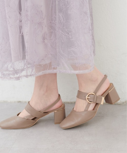 natural couture（ナチュラルクチュール）の「ベルト付きスクエアミュールサンダル（サンダル・レディース・アイボリー/モカ/ブラック・MEDIUM/LARGE）」の3枚目の写真