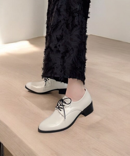 Sugar Sugar（シュガーシュガー）の「【4cmヒール】レースアップ シューズ　ローヒール マニッシュ【SUGAR SUGARシュガーシュガー】（ドレスシューズ・レディース・ブラック系/アイボリー/ブラック・S/LL/L/M）」の4枚目の写真