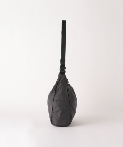 BEAUTY&YOUTH UNITED ARROWS（ビューティーアンドユースユナイテッドアローズ）の「ライト ナイロン クロス ショルダーバッグ スモール（ショルダーバッグ・メンズ・ダークグレー/ケリーグリーン/コバルトブルー/ナチュラル/ブラック・FREE）」の10枚目の写真