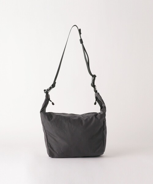 BEAUTY&YOUTH UNITED ARROWS（ビューティーアンドユースユナイテッドアローズ）の「ライト ナイロン クロス ショルダーバッグ スモール（ショルダーバッグ・メンズ・ダークグレー/ケリーグリーン/コバルトブルー/ナチュラル/ブラック・FREE）」の11枚目の写真