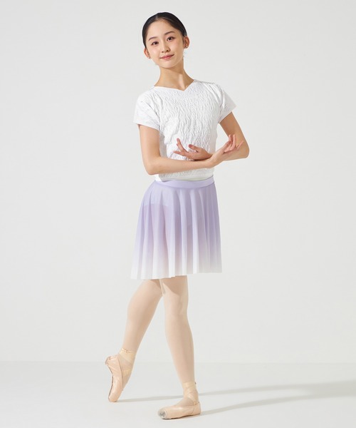 Chacott（チャコット）の「【ノーソーイングニット】ノーソーイングコンパクトTシャツ（ニット/セーター・レディース・ホワイト/グリーン/ブラック・M）」の4枚目の写真