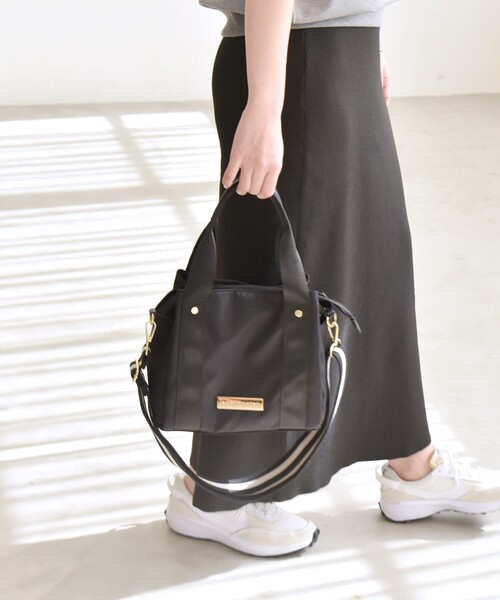 quaranciel: 2way 8ポケット ライン ショルダー バッグ（ショルダー