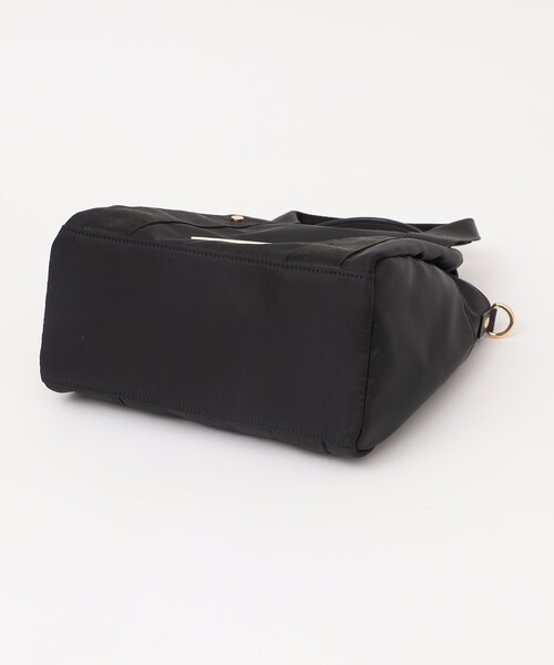 quaranciel(カランシエル)の「quaranciel: 2way 8ポケット ライン ショルダー バッグ(ショルダーバッグ・レディース・ベージュ/ブラック/チャコールグレー・ONE SIZE)」の14枚目の写真