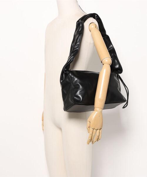 H.TOKYO（エイチトウキョウ）の「H.TOKYO × mimi  / 2WAY ハンドルギャザーデザインバッグ（ハンドバッグ・レディース・ブラック/ベージュ/シルバー・FREE）」の7枚目の写真