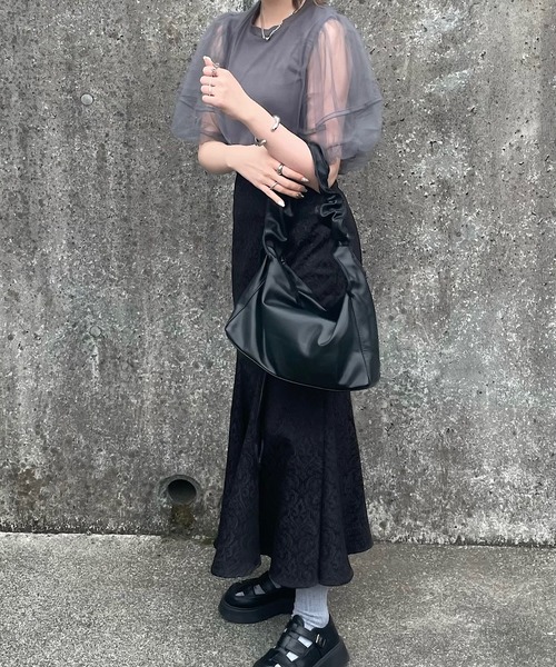 H.TOKYO（エイチトウキョウ）の「H.TOKYO × mimi  / 2WAY ハンドルギャザーデザインバッグ（ハンドバッグ・レディース・ブラック/ベージュ/シルバー・FREE）」の9枚目の写真