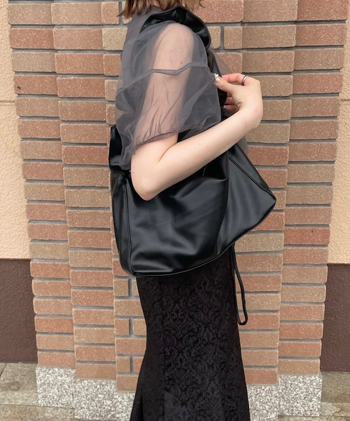 H.TOKYO（エイチトウキョウ）の「H.TOKYO × mimi  / 2WAY ハンドルギャザーデザインバッグ（ハンドバッグ・レディース・ブラック/ベージュ/シルバー・FREE）」の11枚目の写真