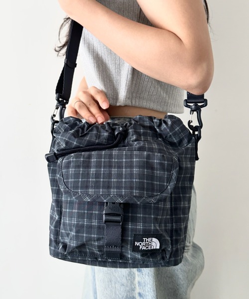 THE NORTH FACE（ザノースフェイス）の「国内未発売 THE NORTH FACE(ザ・ノースフェイス)/2WAY 巾着 バケット ショルダーバッグ/BREEZE BUCKET BAG（ショルダーバッグ・レディース・ホワイト/ブラック/ピンク/グレー/バイオレット/ダークグレー・FREE）」の4枚目の写真