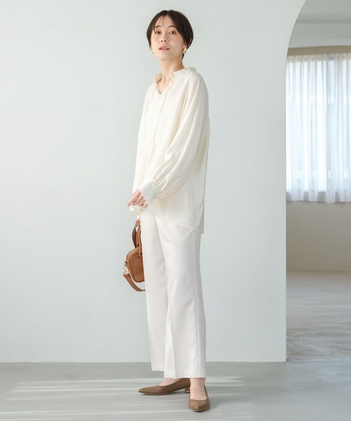 Elura（エルーラ）の「アイロンいらずセミシアブラウス/316579（シャツ/ブラウス・レディース・ベージュ/オフホワイト/ライトブルー・SMALL/LARGE/MEDIUM）」の7枚目の写真