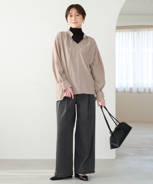 Elura（エルーラ）の「アイロンいらずセミシアブラウス/316579（シャツ/ブラウス・レディース・ベージュ/オフホワイト/ライトブルー・SMALL/LARGE/MEDIUM）」の20枚目の写真