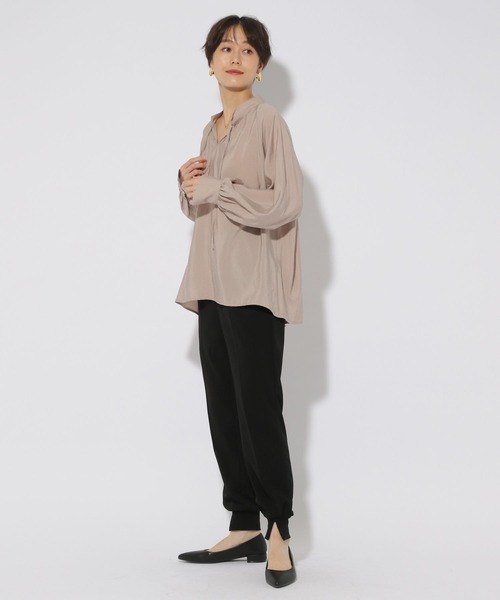 Elura（エルーラ）の「アイロンいらずセミシアブラウス/316579（シャツ/ブラウス・レディース・ベージュ/オフホワイト/ライトブルー・SMALL/LARGE/MEDIUM）」の17枚目の写真