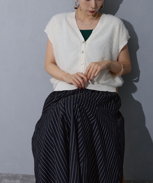 NICOLE white(ニコルホワイト)の「シアージャガードドッキングカーディガン(カーディガン/ボレロ・レディース・ブラック/オフホワイト/グレー・FREE)」の6枚目の写真