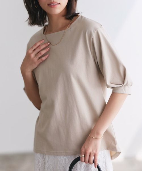 Pierrot(ピエロ)の「【イージーケア】スクエアネックパフスリーブオーバーTシャツ(Tシャツ/カットソー・レディース・チャコール/ピンク/ブラック/グレイッシュベージュ/オフホワイト・M/L)」の5枚目の写真